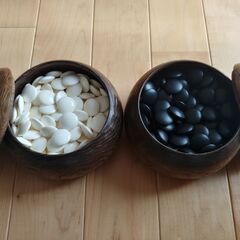 碁盤と碁石のセットですの画像