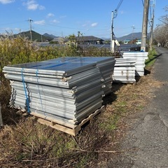 期間限定＝ メガソーラー組立てスタッフの画像