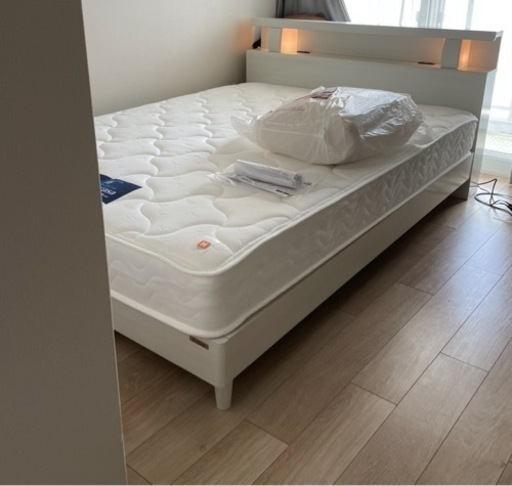 Granzベッドフレーム ダブル 白