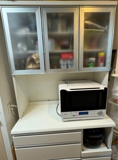 キッチンボード　食器棚　収納