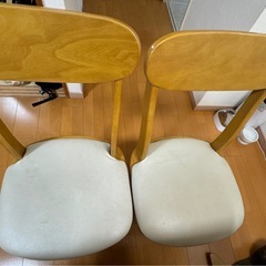 ダイニングテーブルの画像