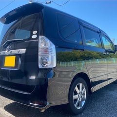 特別仕様車☆月々1.2万円〜分割払い可❗️車検2年付き！大人気☆トヨタ ヴォクシー ☆HDDナビ付き☆走行中DVD見れます☆バックカメラ付き☆両側電動スライドドア付き☆ドライブレコーダー付きのフル装備☆事故修復歴無し☆車内広々三列シート‼️の画像