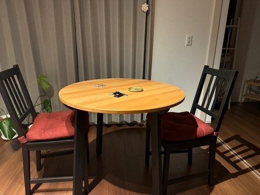IKEA ダイニングテーブル　チェア