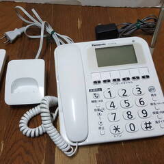 Panasonic パナソニック Panasonic VE-E10-W コードレス電話機 電話機 &KX-FKD404-W 子機 通電確認済みの画像
