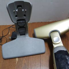 エレクトロラックス コードレス 掃除機 エルゴラピード Electrolux ergorapido 充電式スティッククリーナー 動作確認済 ジャンクの画像