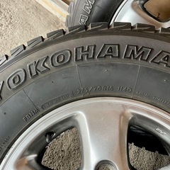 ランクル100系 純正ホイール スタッドレスタイヤ付の画像