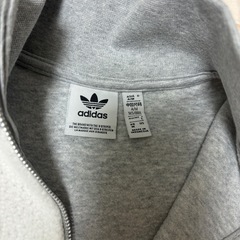 アディダス トレーナーの画像