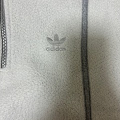 アディダス トレーナーの画像