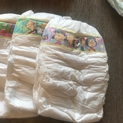 今日だけ値下げ　対応可　近距離運べます　オムツ　25枚くらい　パンツ　テープの画像
