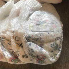 今日だけ値下げ　対応可　近距離運べます　オムツ　25枚くらい　パンツ　テープの画像