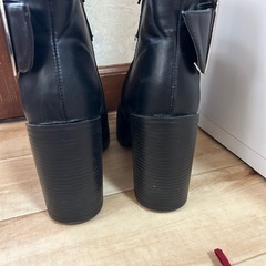 ショートブーツの画像