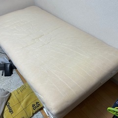 シングルベッド
