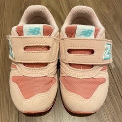 ニューバランス　子ども靴の画像