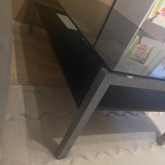ニトリガラステーブル