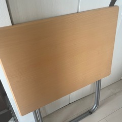 折りたたみテーブル