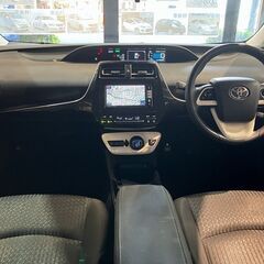 トヨタ プリウス 　Ｓ　入庫しました！！の画像