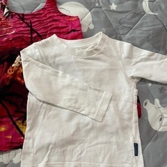 おまとめ売り4枚　他の洋服もあります　子供服80-95　ワンピース　トップス　　シャツの画像