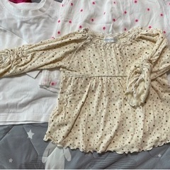 おまとめ売り4枚　他の洋服もあります　子供服80-95　ワンピース　トップス　　シャツの画像