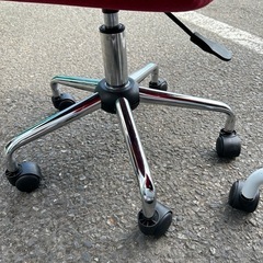 インテリアチェアー2台　
レッドの画像