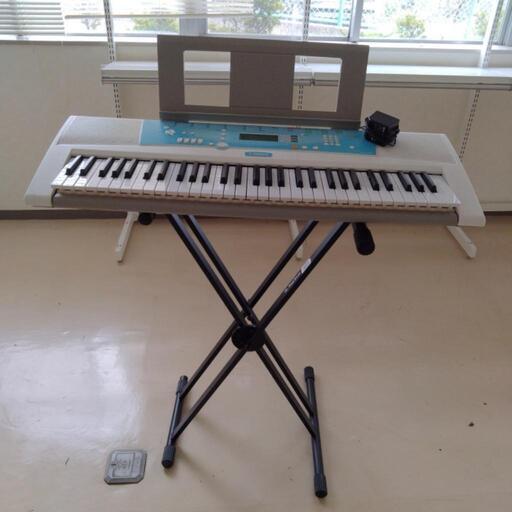 YAMAHA EZ-J220 ポータブルキーボード キーボードスタンドセット ACアダプター、譜面台付 On-StageStands オンステージスタンド 高さ調整不可 スタンド高さ90cm