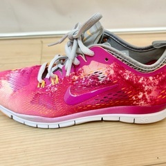 【美品♪】NIKE ナイキ ランニングシューズ 23.5cm ウィメンズ フリー 5.0 TR FIT 4の画像