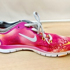 【美品♪】NIKE ナイキ ランニングシューズ 23.5cm ウィメンズ フリー 5.0 TR FIT 4の画像