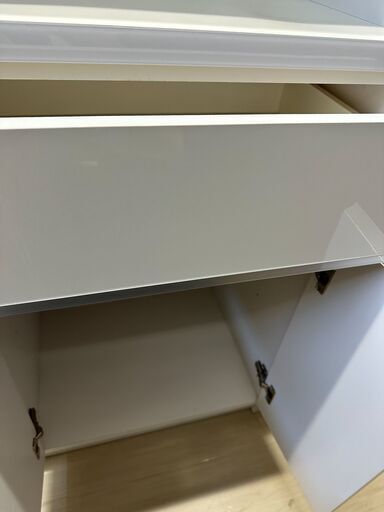 ジモティ来店特価!!　　食器棚　土井インテリア　ホワイト　　J-0957 ジモティ来店特価!! 食器棚 土井インテリア ホワイト J-0957