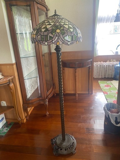 ステンドグラスランプ