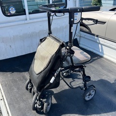 歩行器　　シルバーカー