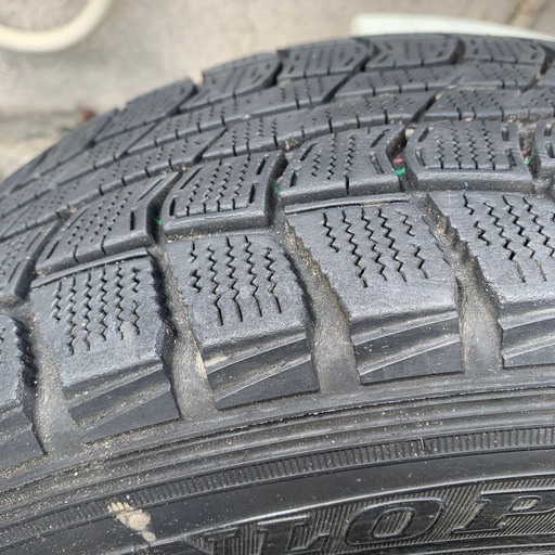 スタッドレスタイヤ4本　ホイール付き　ダンロップ　DUNLOP 195/65R15 910 4本　　冬用タイヤ　タイヤ　ホイール　車用