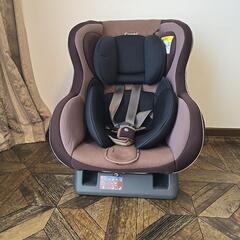 Combiのエッグショック　チャイルドシート