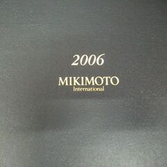 ミキモト インターナショナル 2006 フォトスタンド パール付き 幅15x厚み0.5x高さ13cm MIKIMOTO International 苫小牧西店の画像