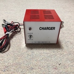 バッテリーチャージャー　12V専用   65VA.  補償充電機...