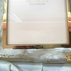 ミキモト インターナショナル フォトスタンド パール付き 幅14x厚み0.8x高さ18cm MIKIMOTO International 苫小牧西店の画像