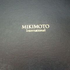 ミキモト インターナショナル フォトスタンド パール付き 幅14x厚み0.8x高さ18cm MIKIMOTO International 苫小牧西店の画像