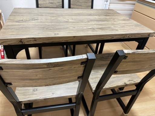 ダイニングテーブルセット　4人掛け