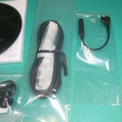 未使用品　au SHARP URBANO アルバーノ W63SH 付属品　CD-ROM （未開封） ステレオイヤホン　USBケーブル　の画像