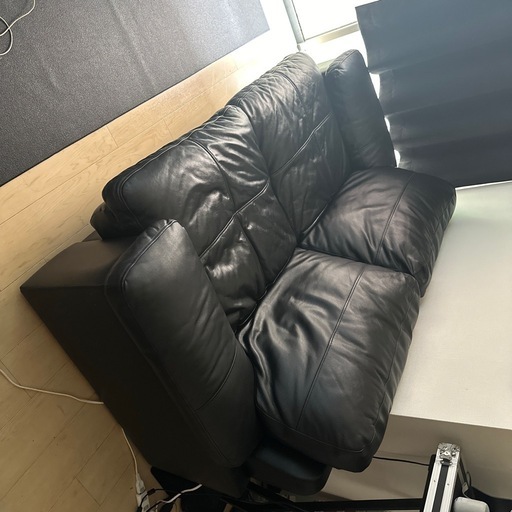 黒　レザー　ソファ