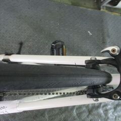 Ｄ771　★21000円★整備済み スポーツ中古自転車 air-on【クロスバイク 　白　700C　43ｃｍ 】の画像