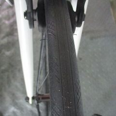 Ｄ771　★21000円★整備済み スポーツ中古自転車 air-on【クロスバイク 　白　700C　43ｃｍ 】の画像