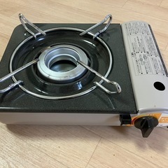 卓上カセットコンロとボンベの画像