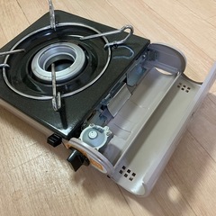 卓上カセットコンロとボンベの画像