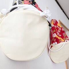 ☆リュックサック　ハイビスカス柄　黒　未使用品 の画像