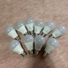 人感センサー付き電球　　，リモコン付き照明器具
の画像