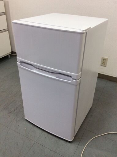 （10/26受渡済）JT9519【maxzen/マクスゼン 2ドア冷蔵庫】美品 2023年製 JR085HM01WH 家電 キッチン 冷蔵冷凍庫 85L 直冷式 右開き