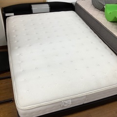 ダブルベッド　ロータイプ　Nスリープマットレス付　11,000円