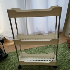 キャスター付き　3段　ラックの画像