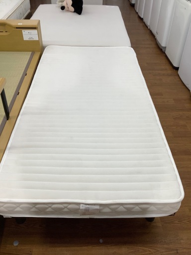 シングルベッド　マットレス付　6,600円