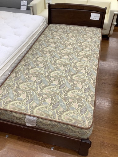 シングルベッド　karimoku 90年代製　マットレス付　5,500円