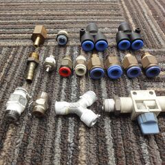 エアー配管パーツ　各種16個　★中古★の画像